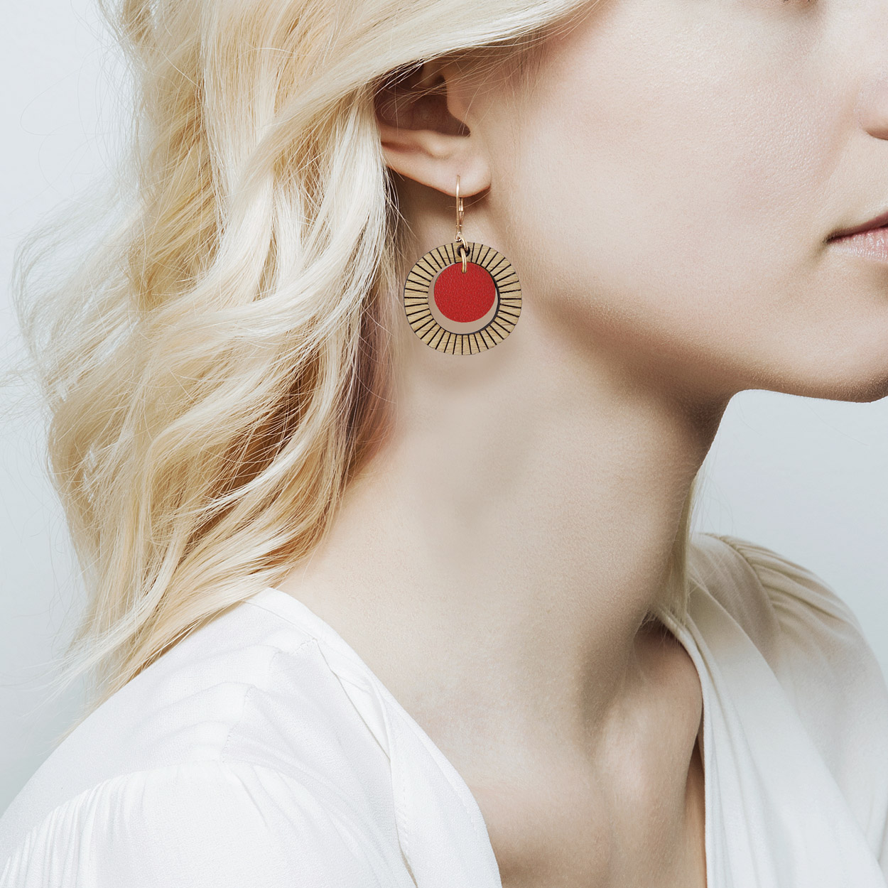 Boucles d'oreilles en bois et cuir BULLE rouge 5