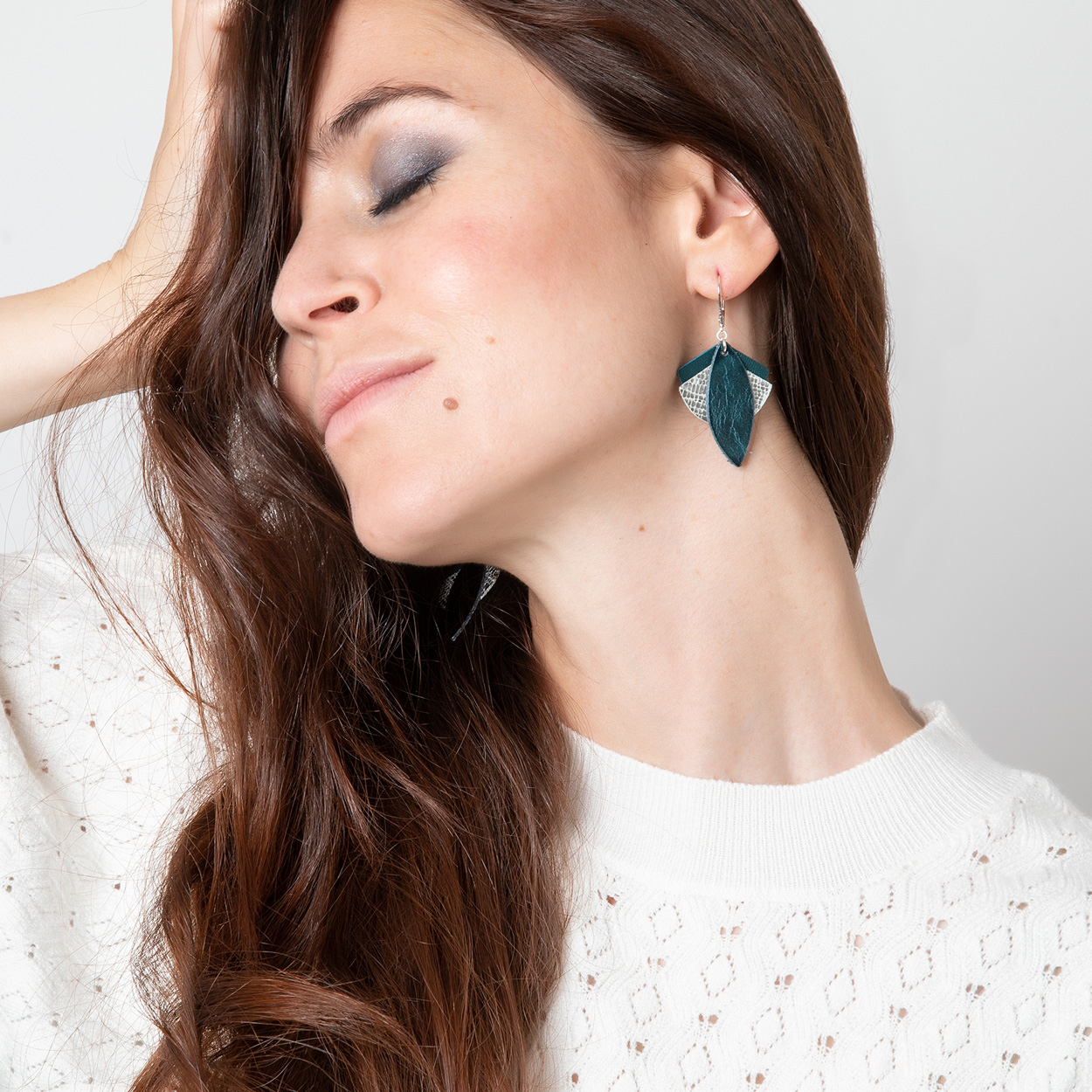 Boucles d'oreilles en cuir LOTUS Bleu pétrole 5