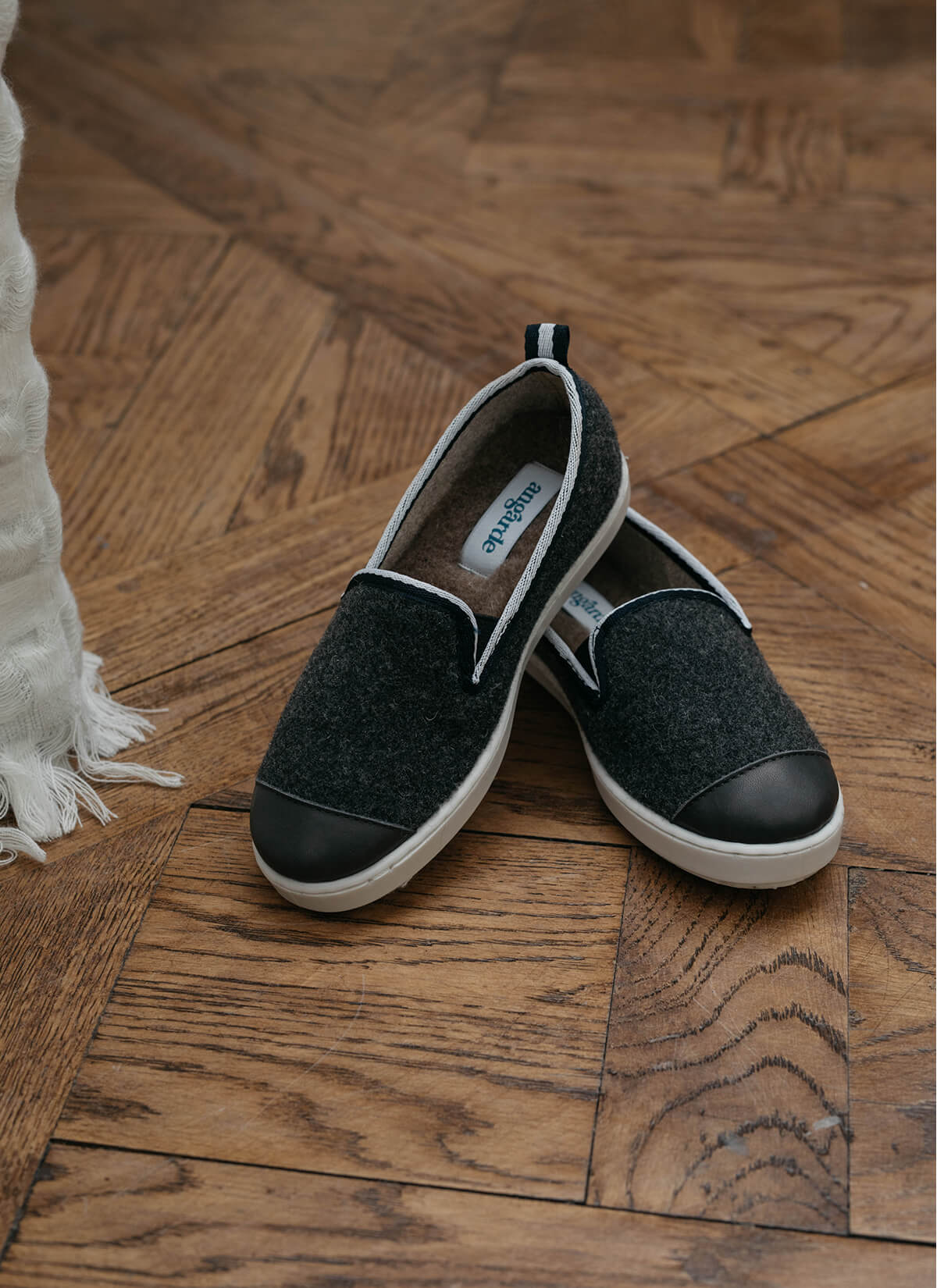 chausson enfant en laine recyclée Grey Flag vue packshot