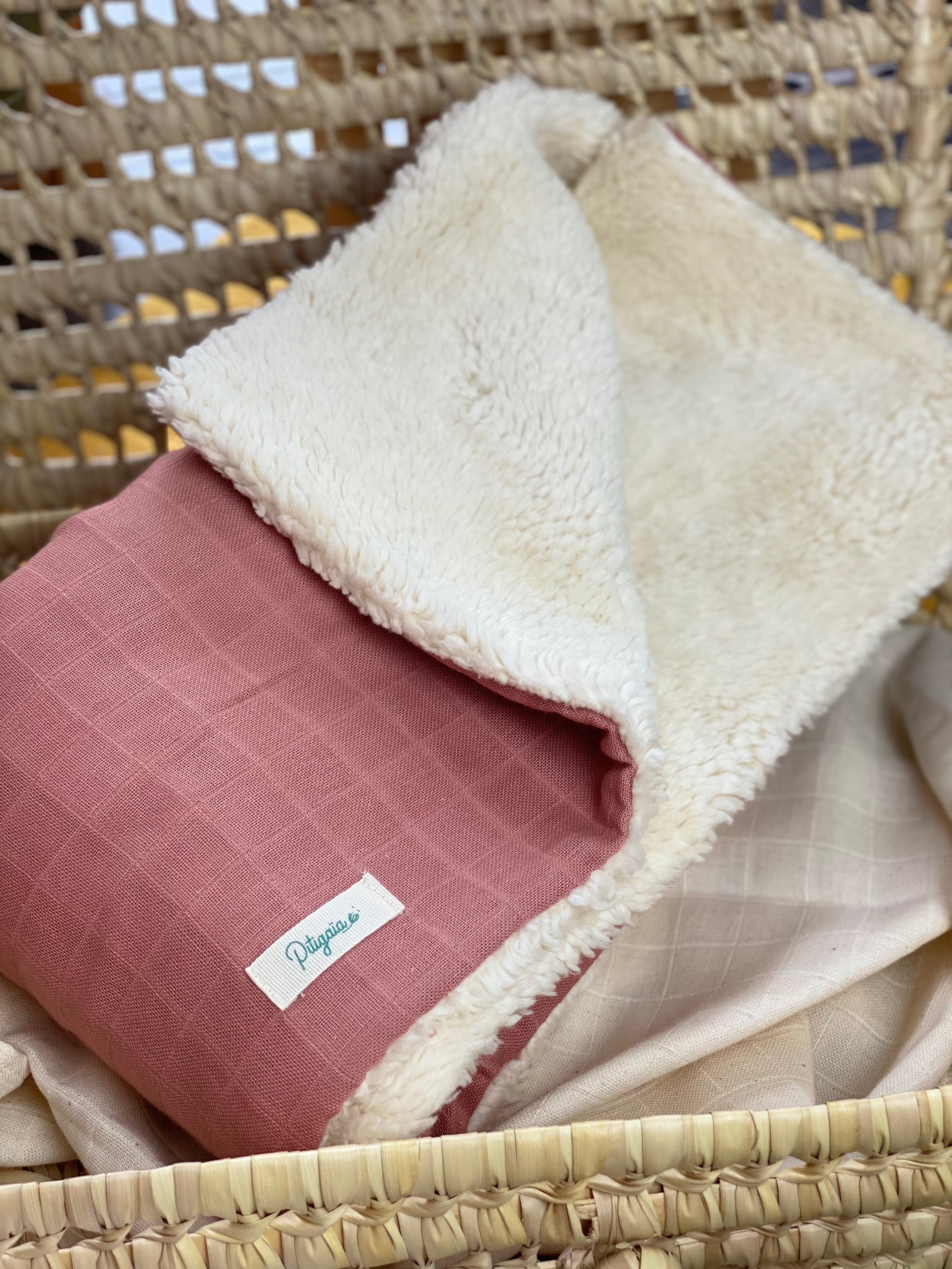 Couverture terra-cotta en peluche de coton bio 3