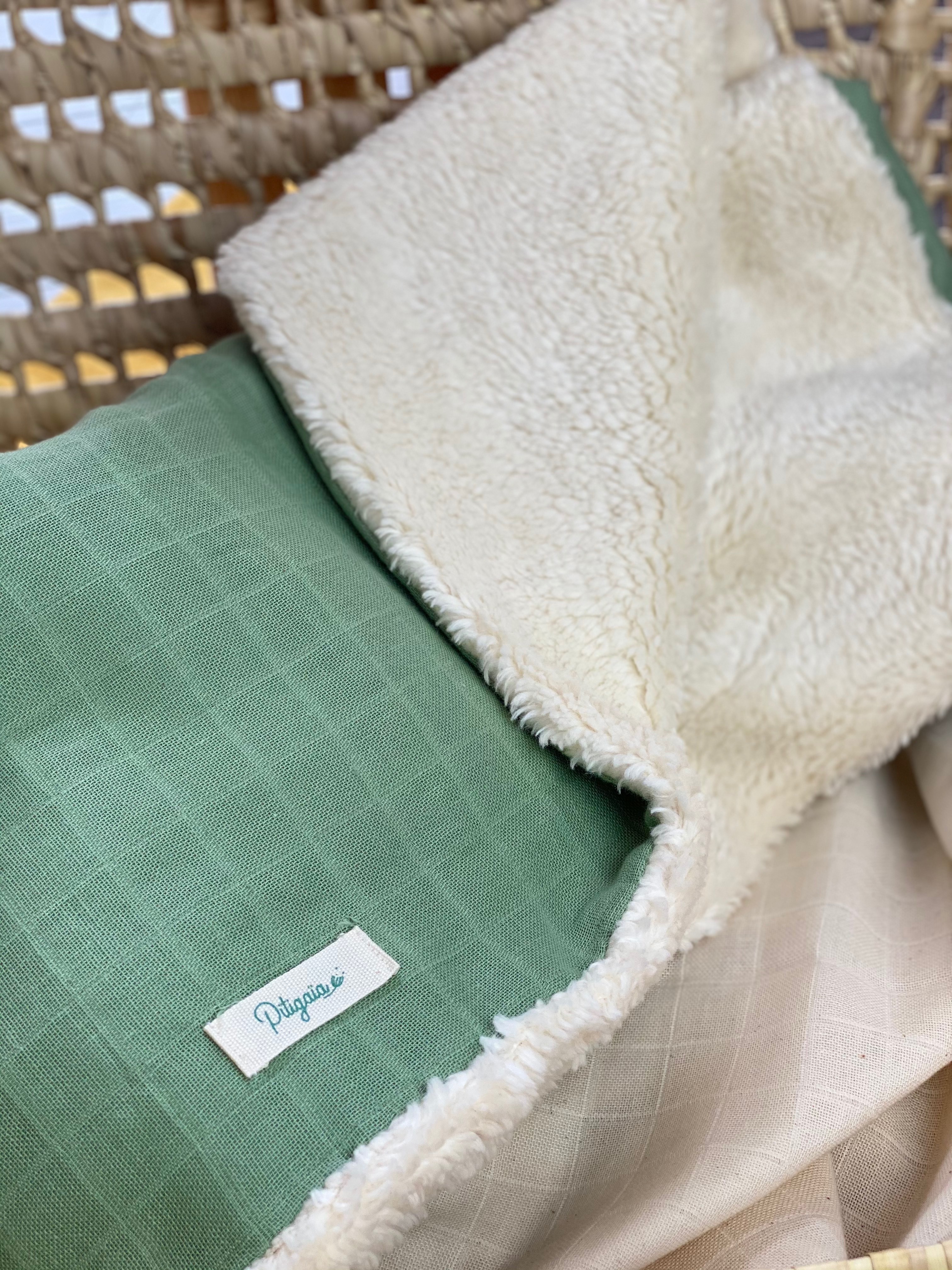 Couverture verte en peluche de coton bio 3