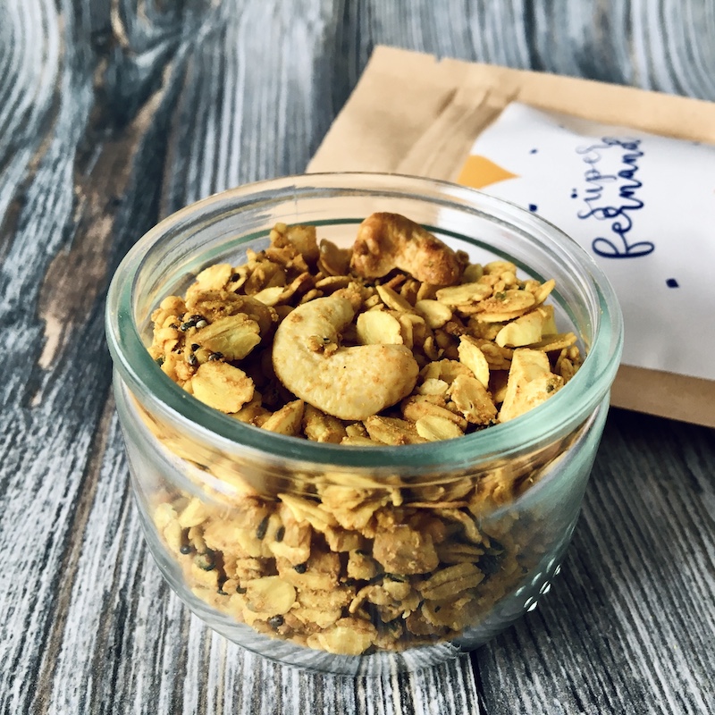 zoom sur le granola cumin/cajou/curcuma