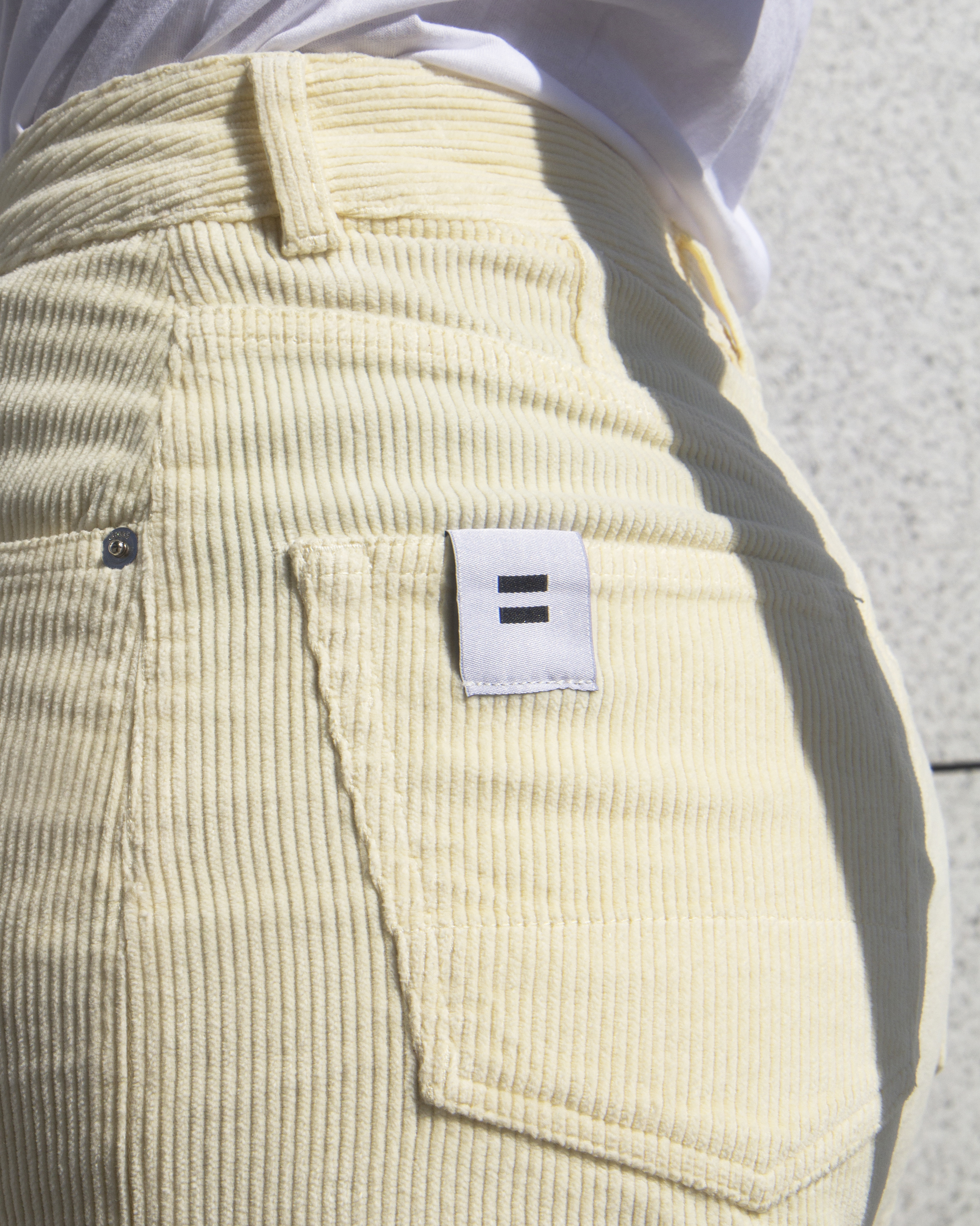 LE PANTALON MOM VANILLE 2