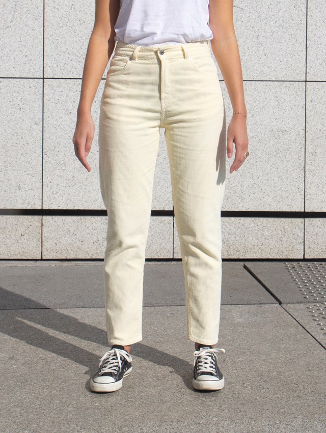LE PANTALON MOM VANILLE 4