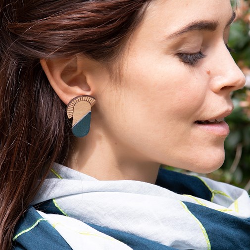 Boucles d'oreilles en bois et cuir MAYA bleu pétrole