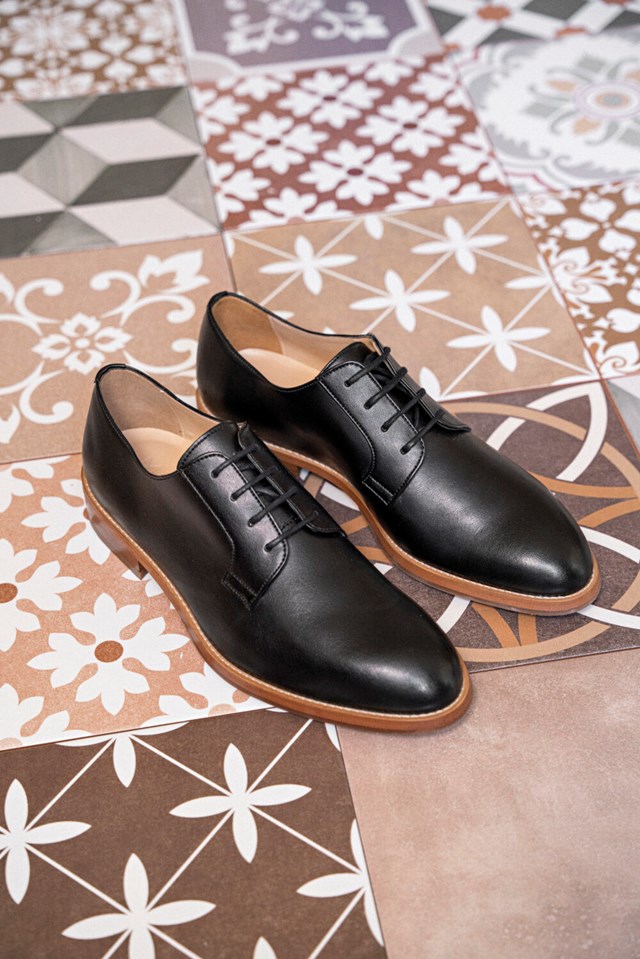 derbies Macadam noir lisse 100% recyclées, végétales et naturelles de face