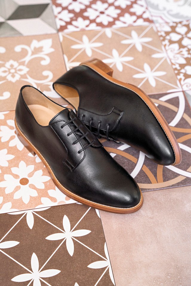 derbies Macadam noir lisse 100% recyclées, végétales et naturelles de face