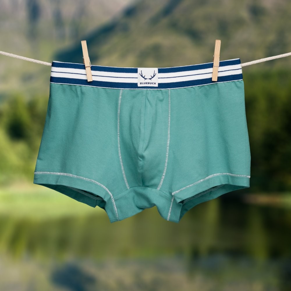 Shorty vert - couture blanches en coton bio 3