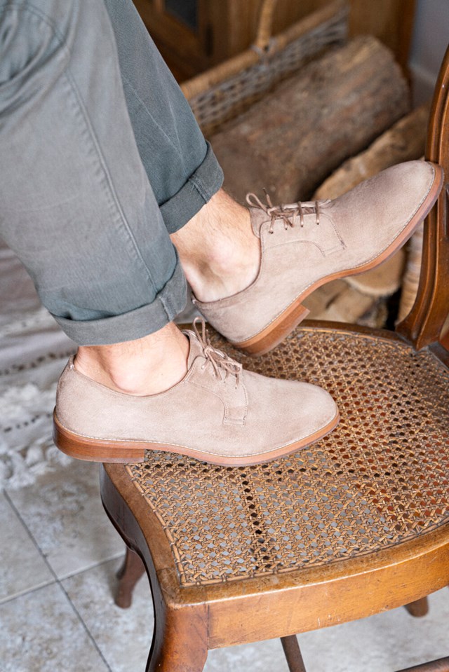 derbies Macadam beige 100% recyclées, végétales et naturelles portées de profil