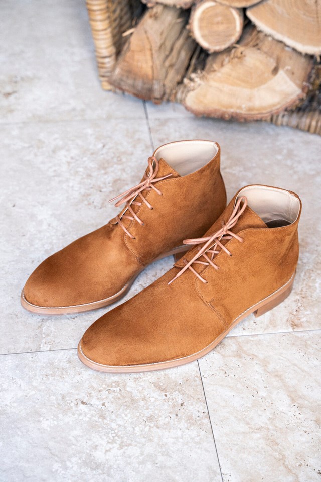 boots Oural noisette 100% recyclées, végétales et naturelles de profil