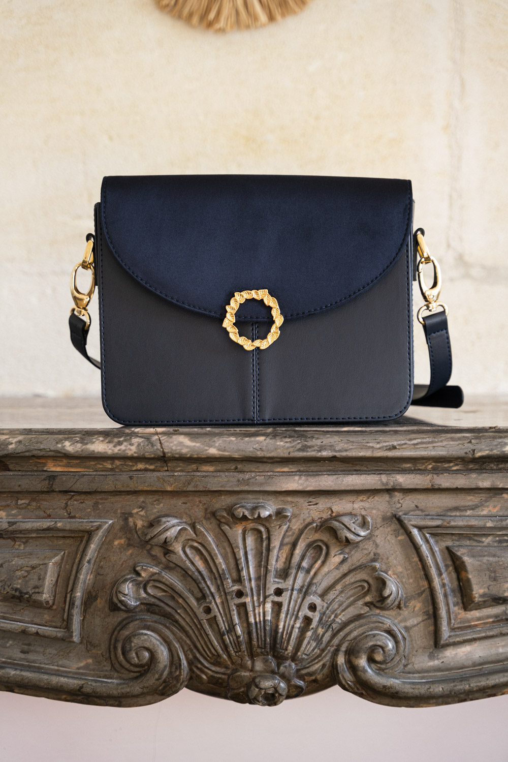 sac bandoulière Stellan bleu minuit 100% recyclé, végétal et naturel face