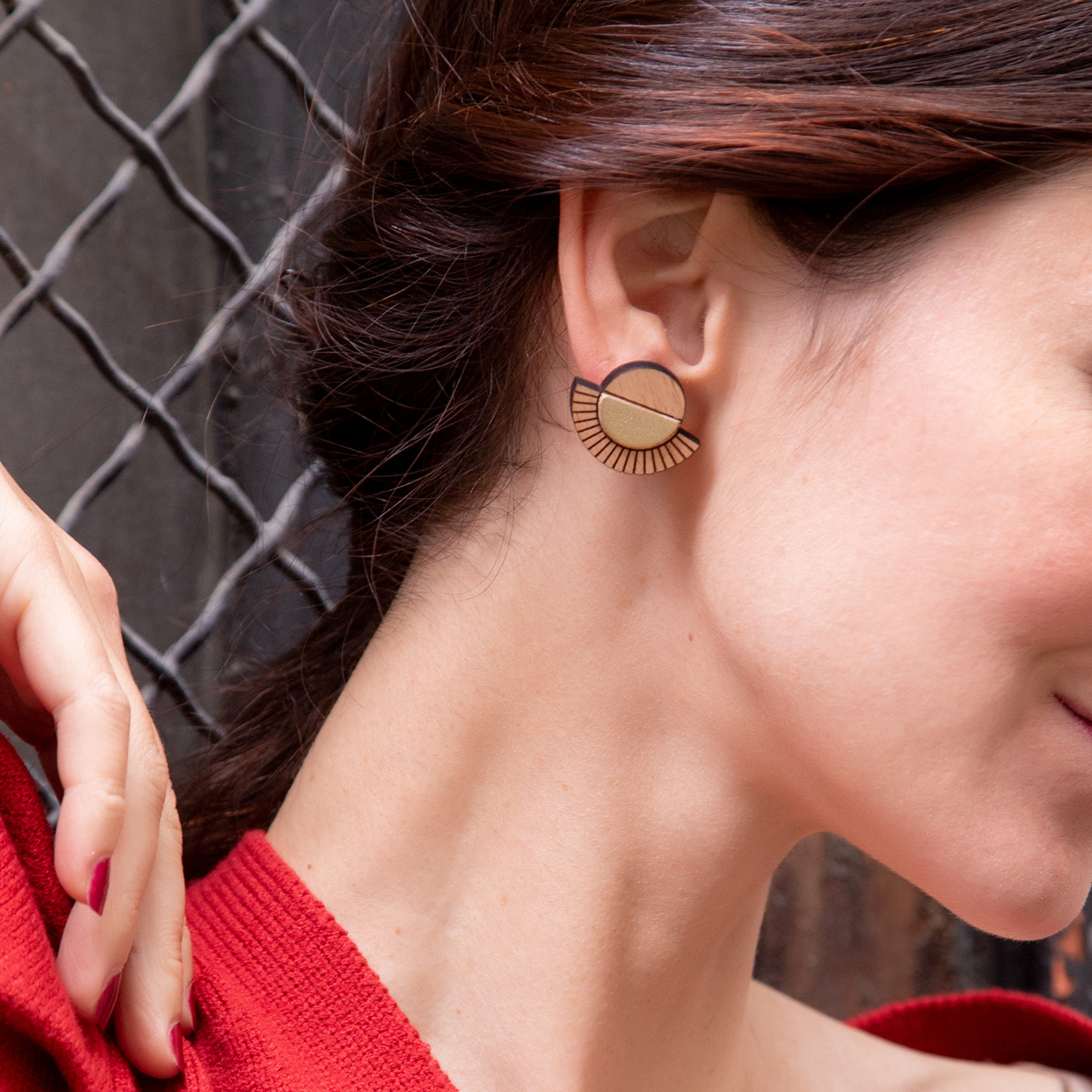 Puces d'oreilles en bois et cuir AZTÈQUE or 4