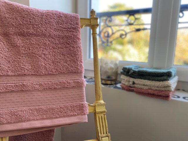 Serviette de Toilette  "Incarnadin" en Coton 100 % Biologique     2