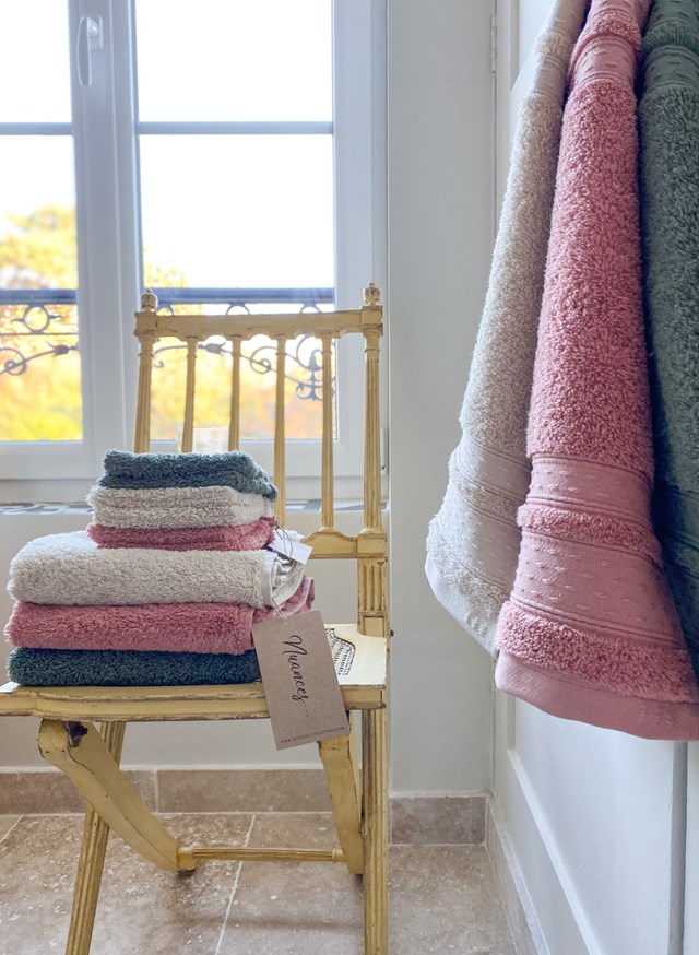 Serviette de Toilette  "Incarnadin" en Coton 100 % Biologique     3