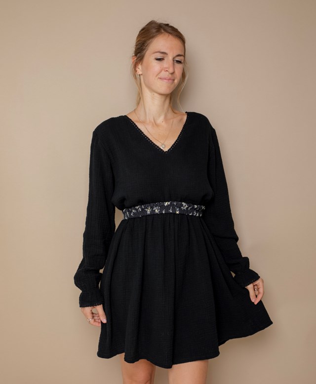 Petite robe noire gaze de coton biologique GOTS 4