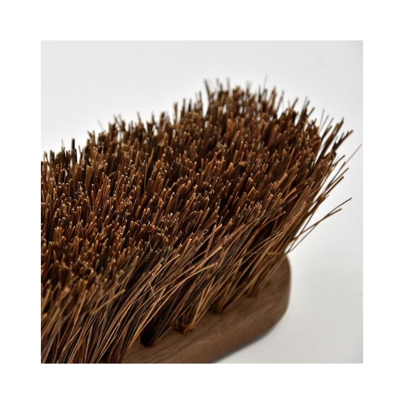 Balai en bois fabriqué en France, brosse rigide