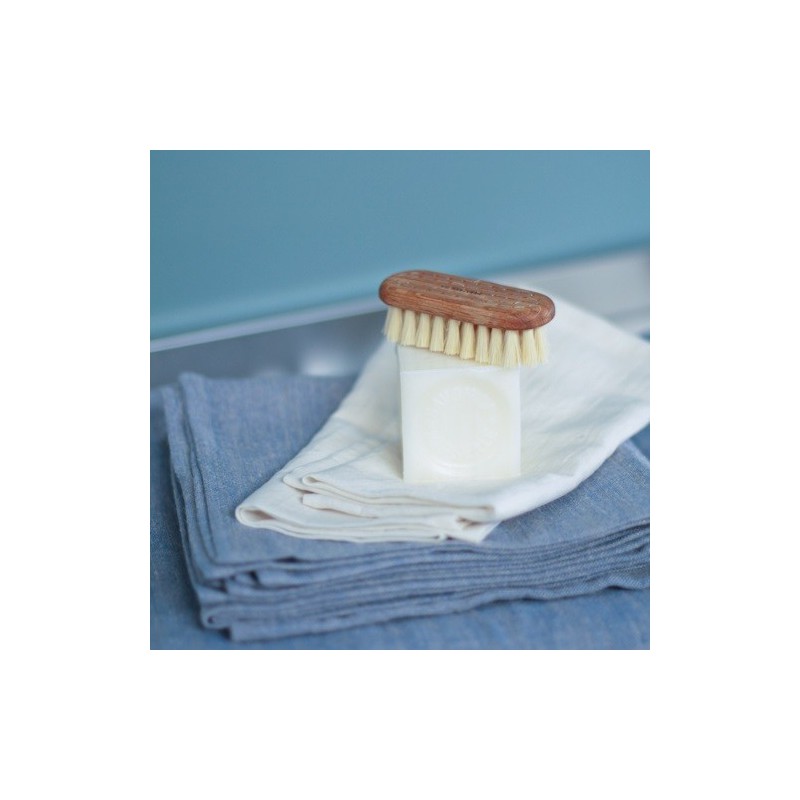 Brosse à ongles en bois, fabriquée en Suède