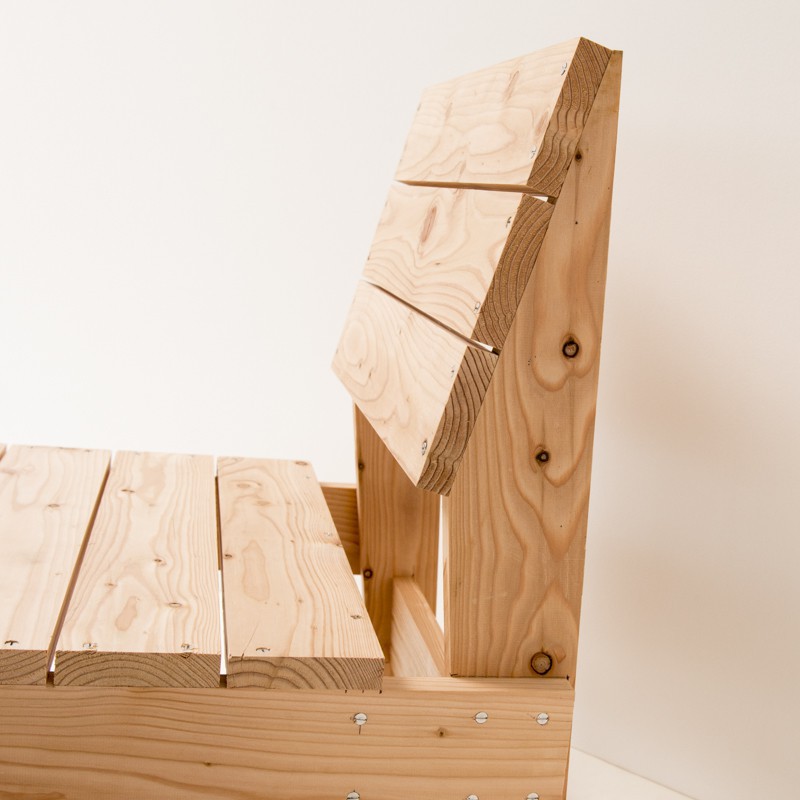 Chauffeuse de jardin en mélèze 3