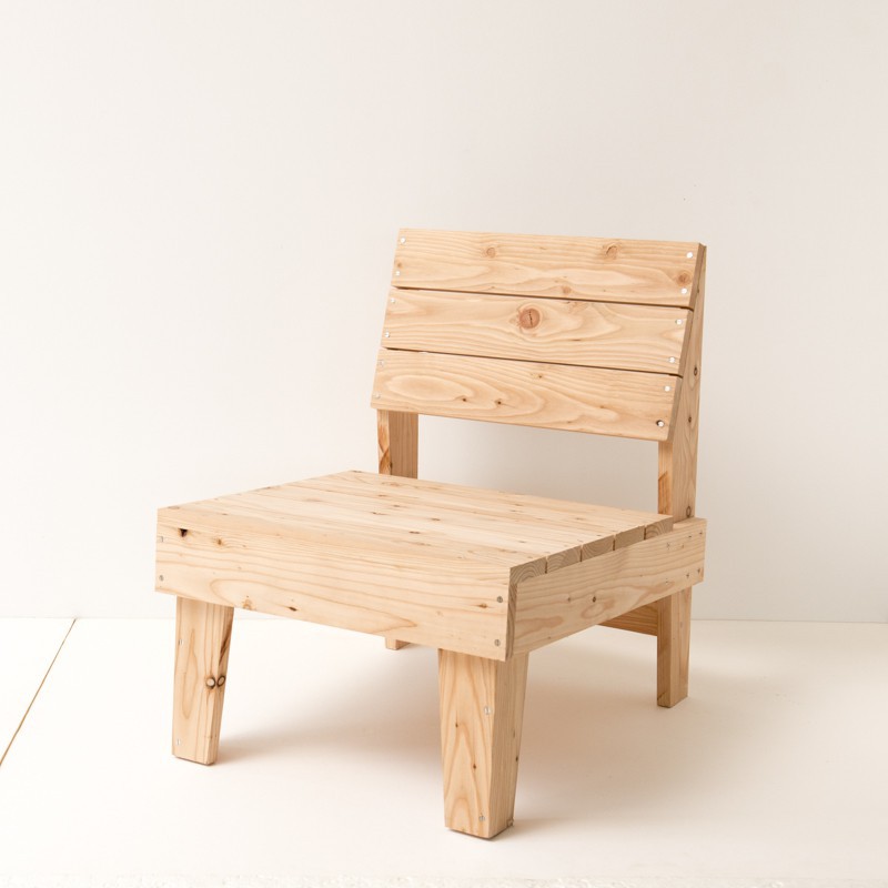 Chauffeuse de jardin en mélèze, fabriquée en France