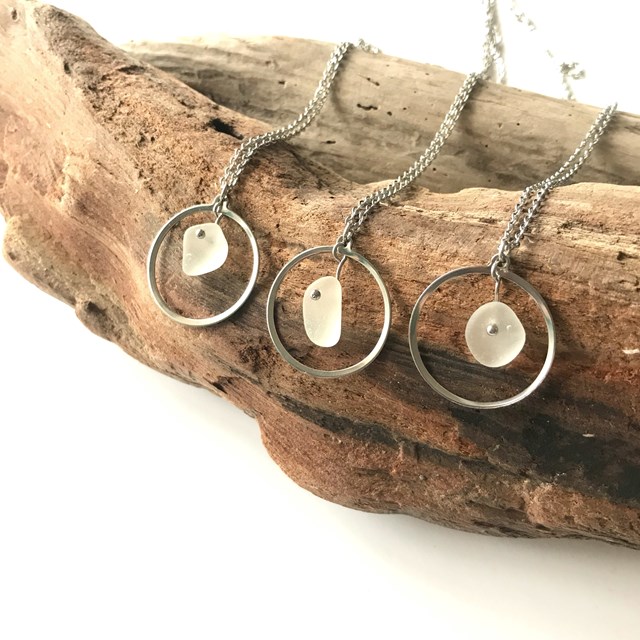 Collier ATOLL en verre dépoli des plages - PIÈCE UNIQUE ALÉATOIRE 4