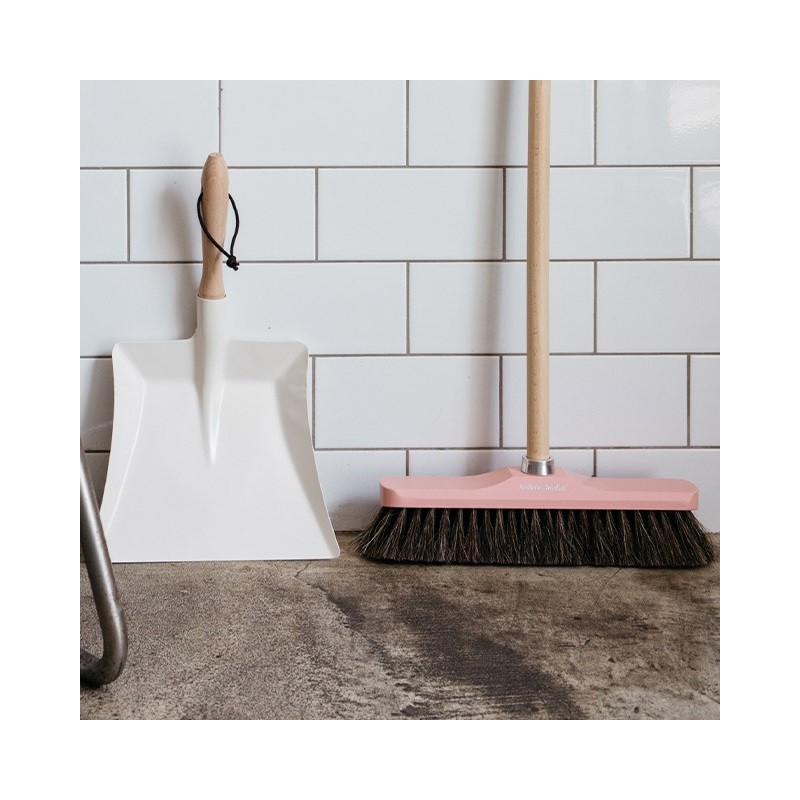 Pelle à poussière métal blanche, fabriquée en France