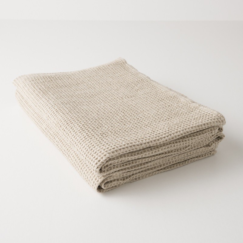Serviette en lin lavé gaufré naturel - 100 x135 cm, fabriquée en France