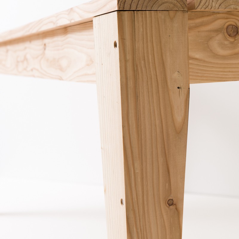 Table de jardin en mélèze 3