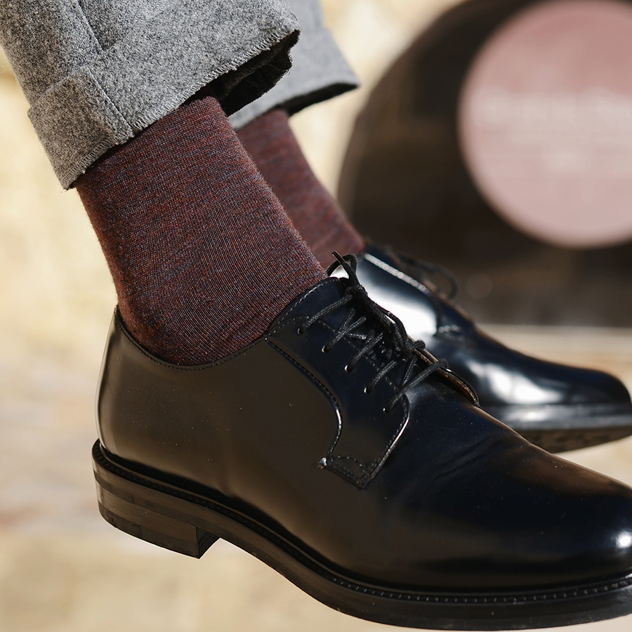 Chaussettes fines en laine mérinos lie de vin chiné pour hommes