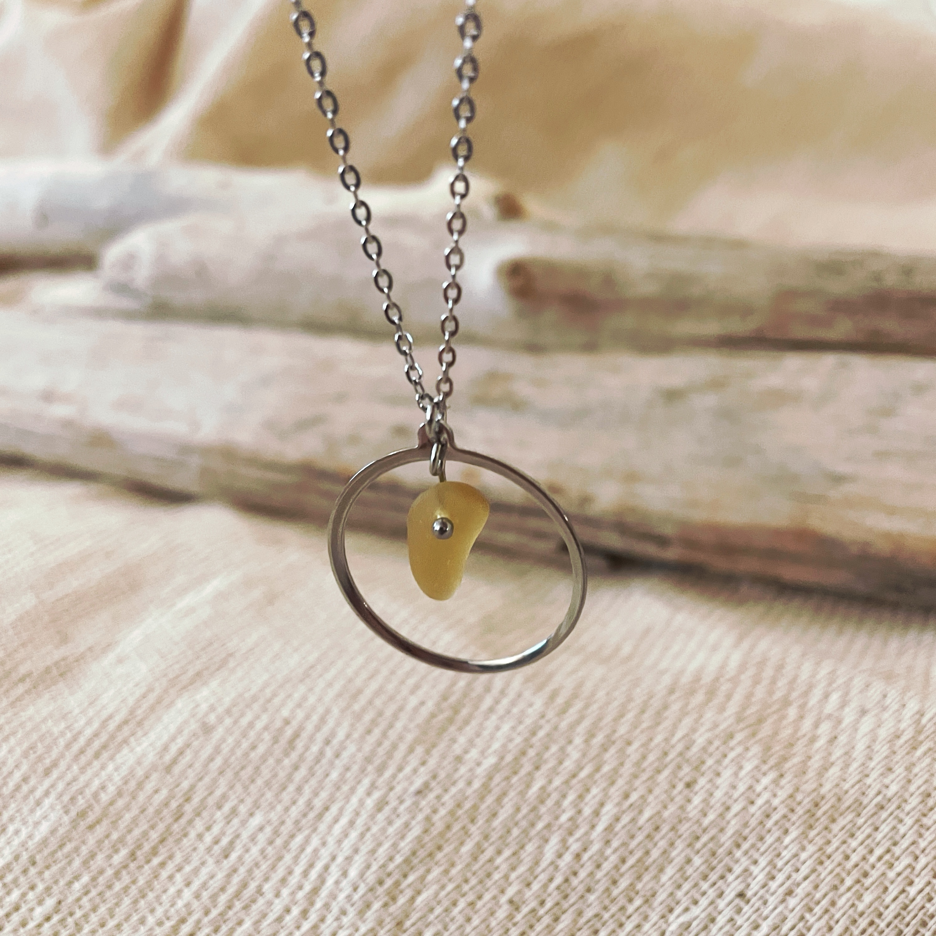 Collier ATOLL Ambre en verre de mer 3