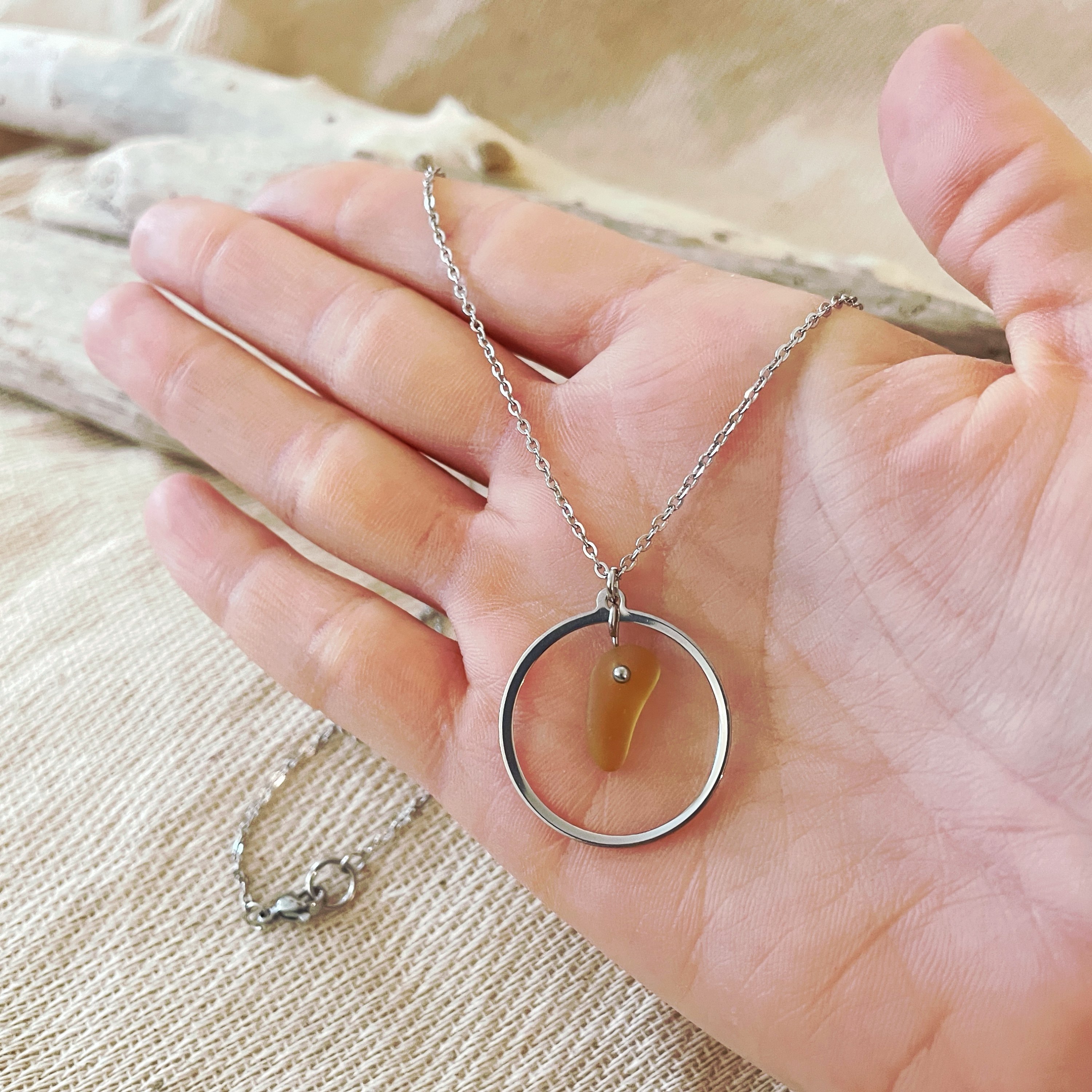 Collier ATOLL Ambre en verre de mer 4