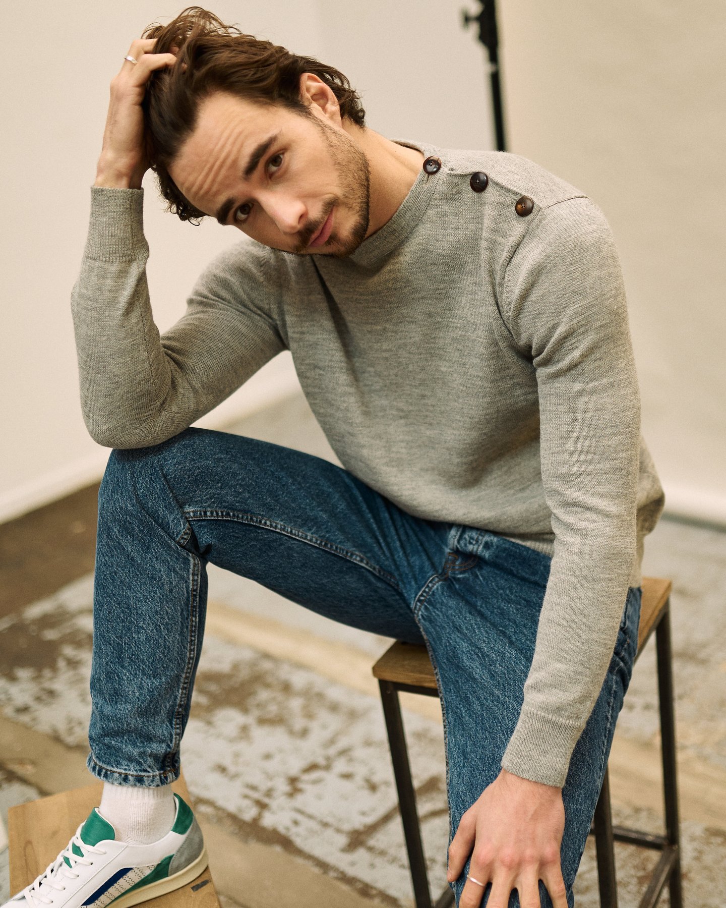 col bouton homme gris perus