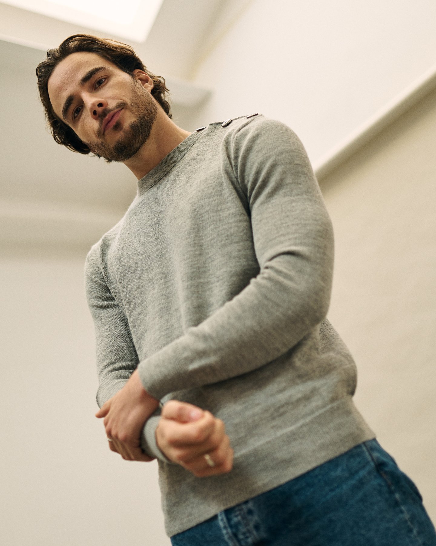 col bouton homme gris perus