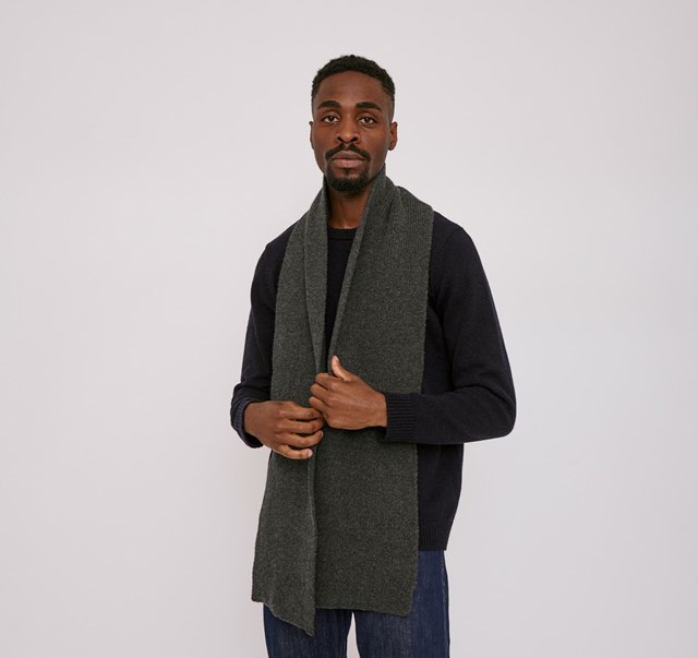 Écharpe en laine recyclée - Charcoal Melange de Organic Basics 4