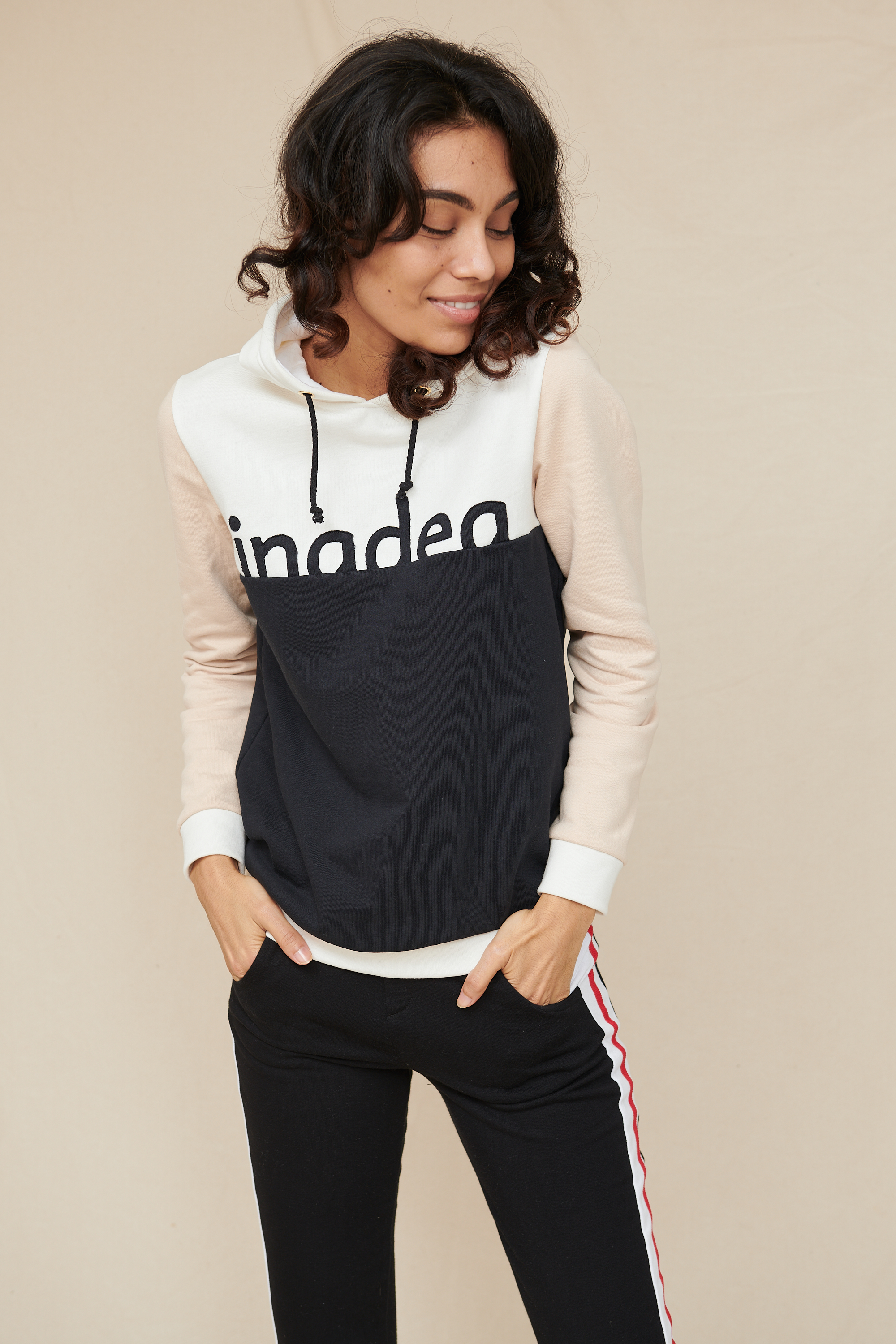 Sweatshirt Rosa broderie et coton bio GOTS Look sans capuche