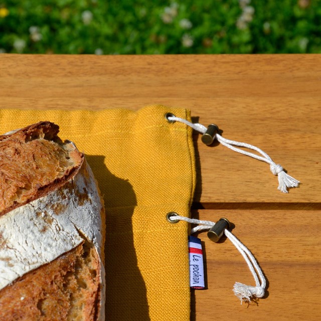 Zoom sur le sac à pain le pochon jaune