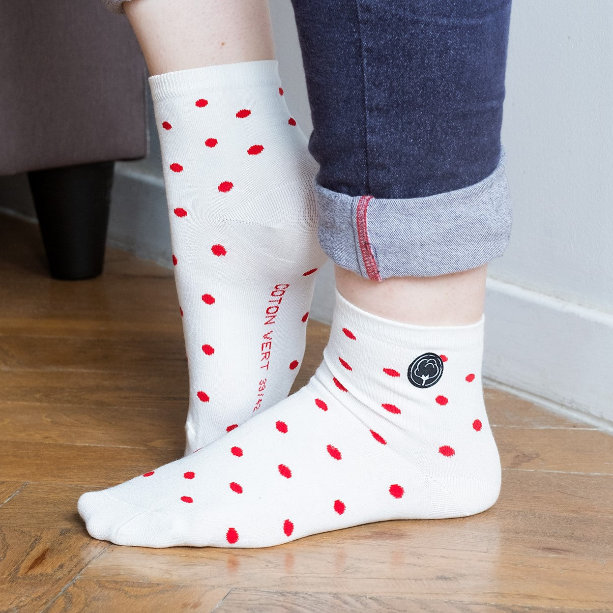 Les chaussettes basses à pois en coton BIO | Blanc/rouge 5