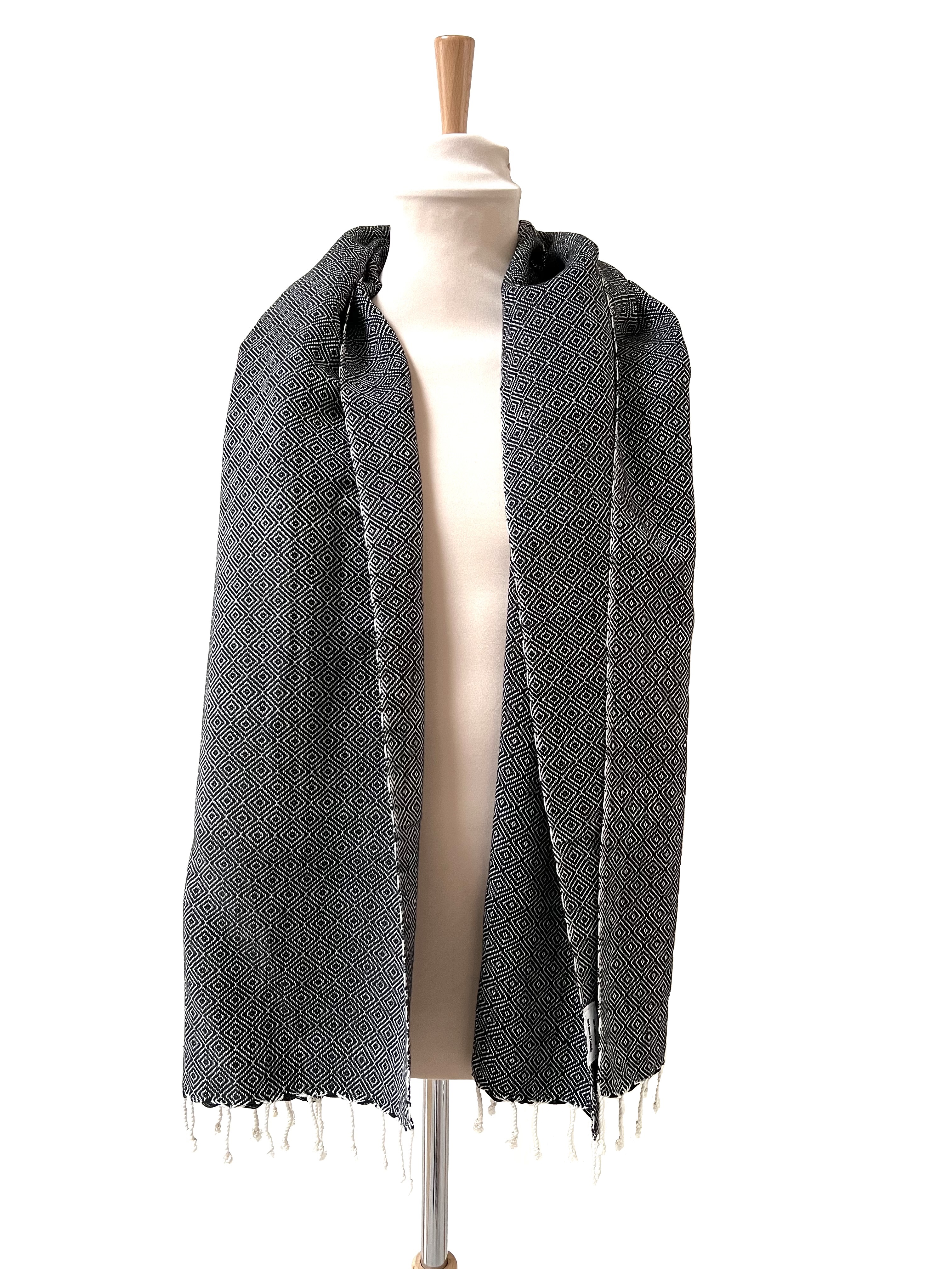 Le Krama Chaud Noir Ebène 5