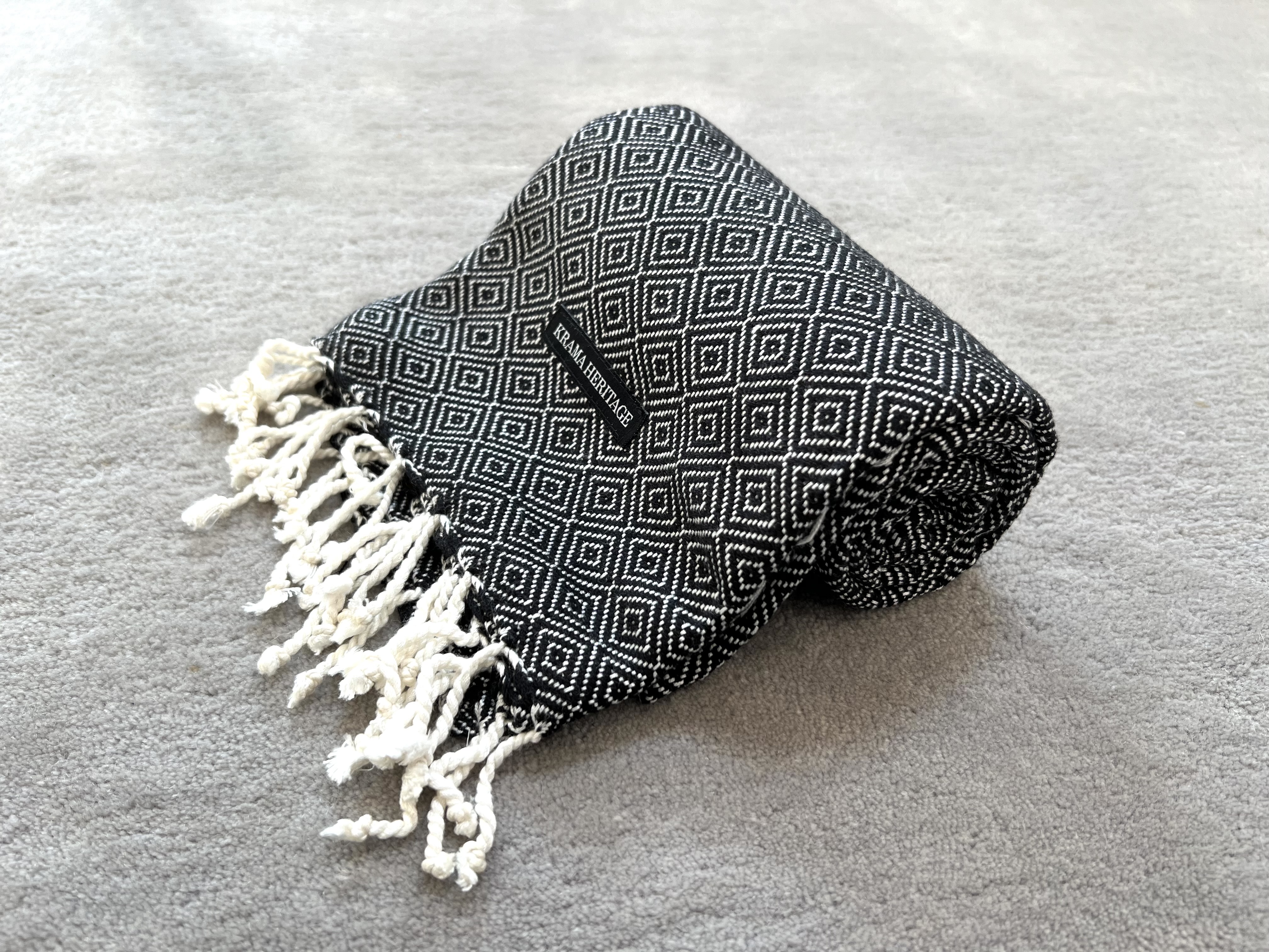 Le Krama Chaud Noir Ebène 10