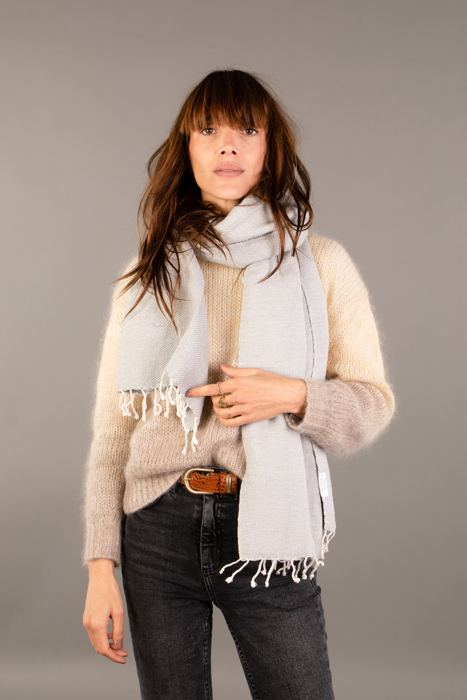 Le Grand Krama Chaud Gris Perle 3