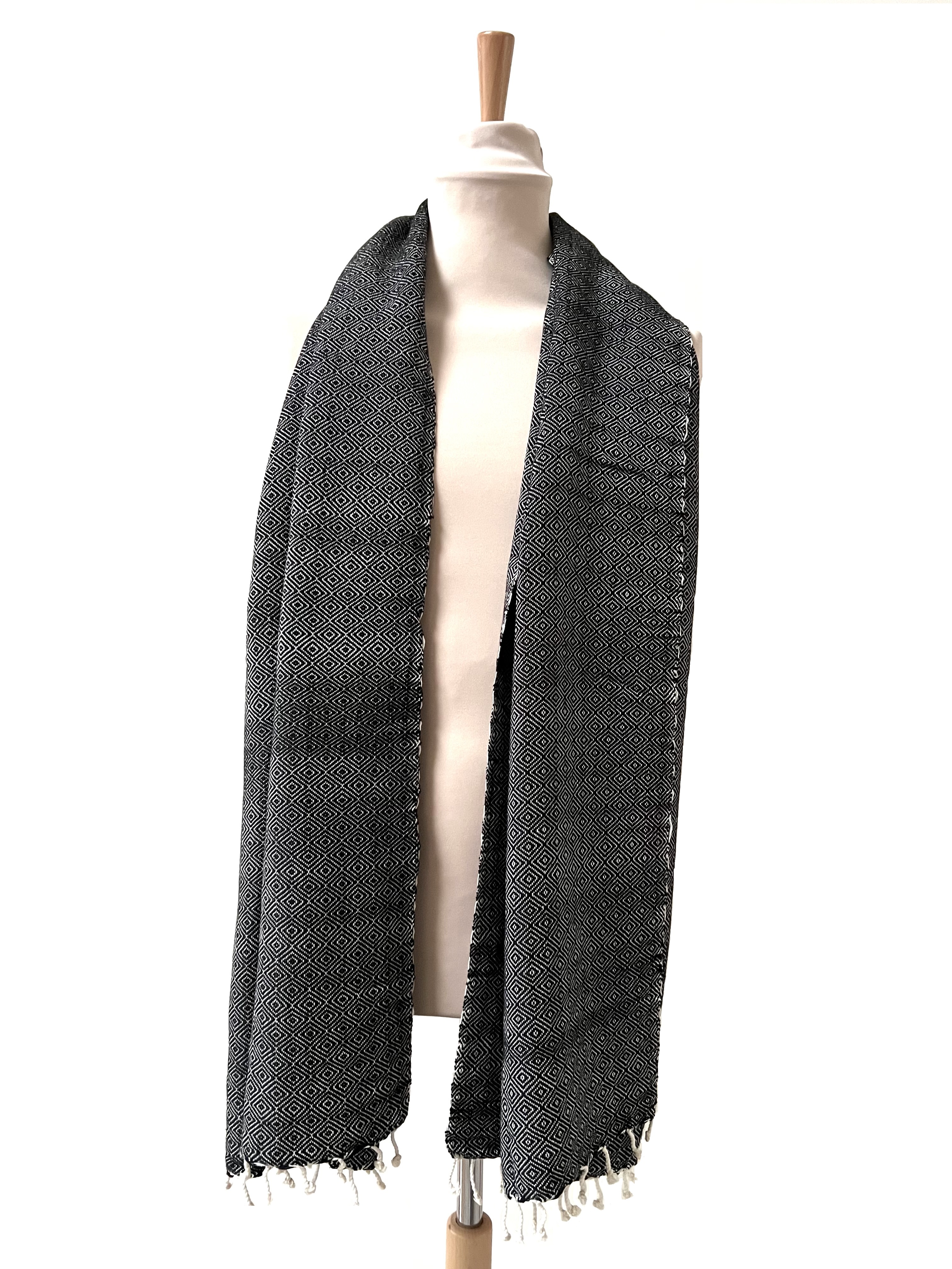 Le Grand Krama Chaud Noir Ebène 5