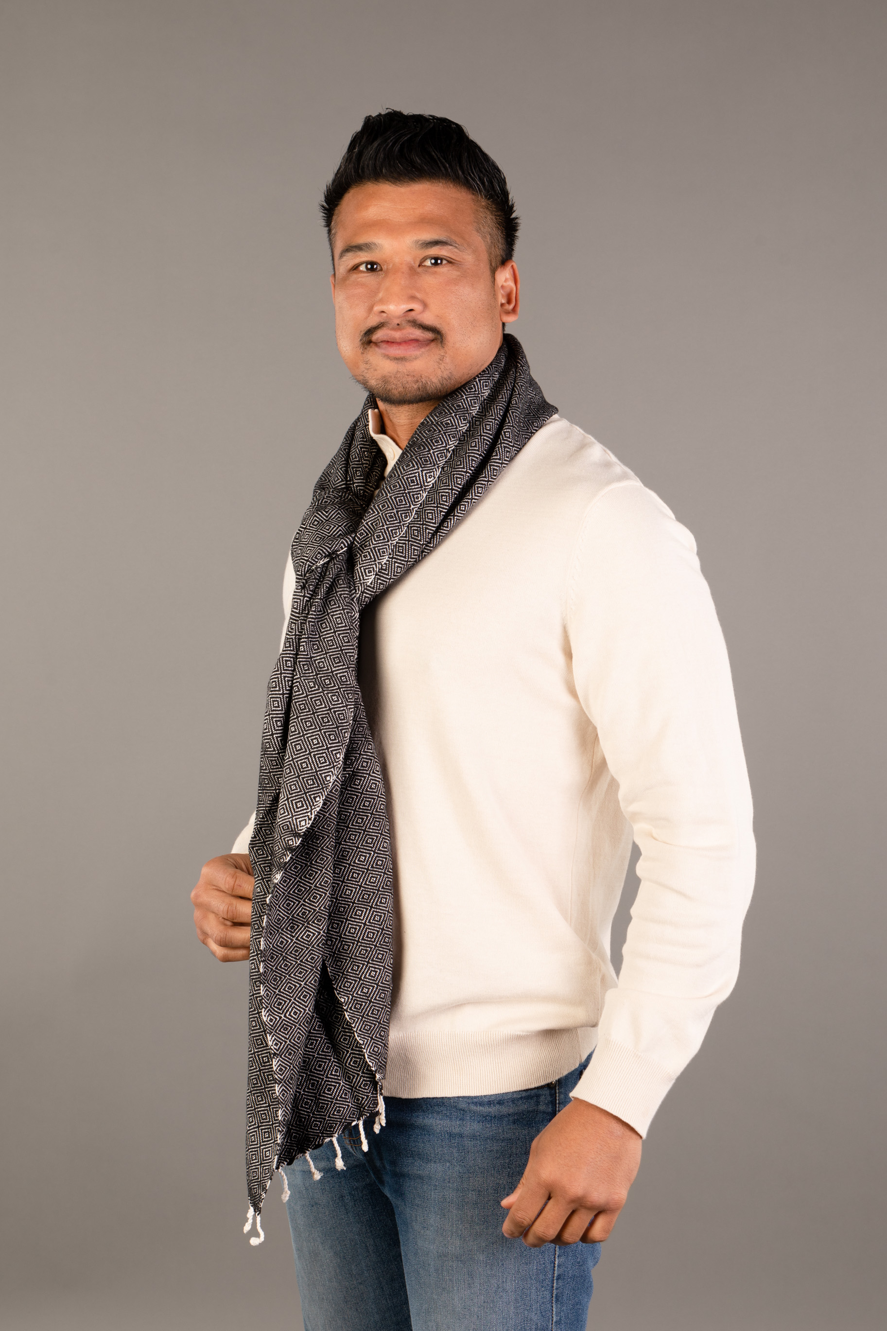 Le Grand Krama Chaud Noir Ebène 3