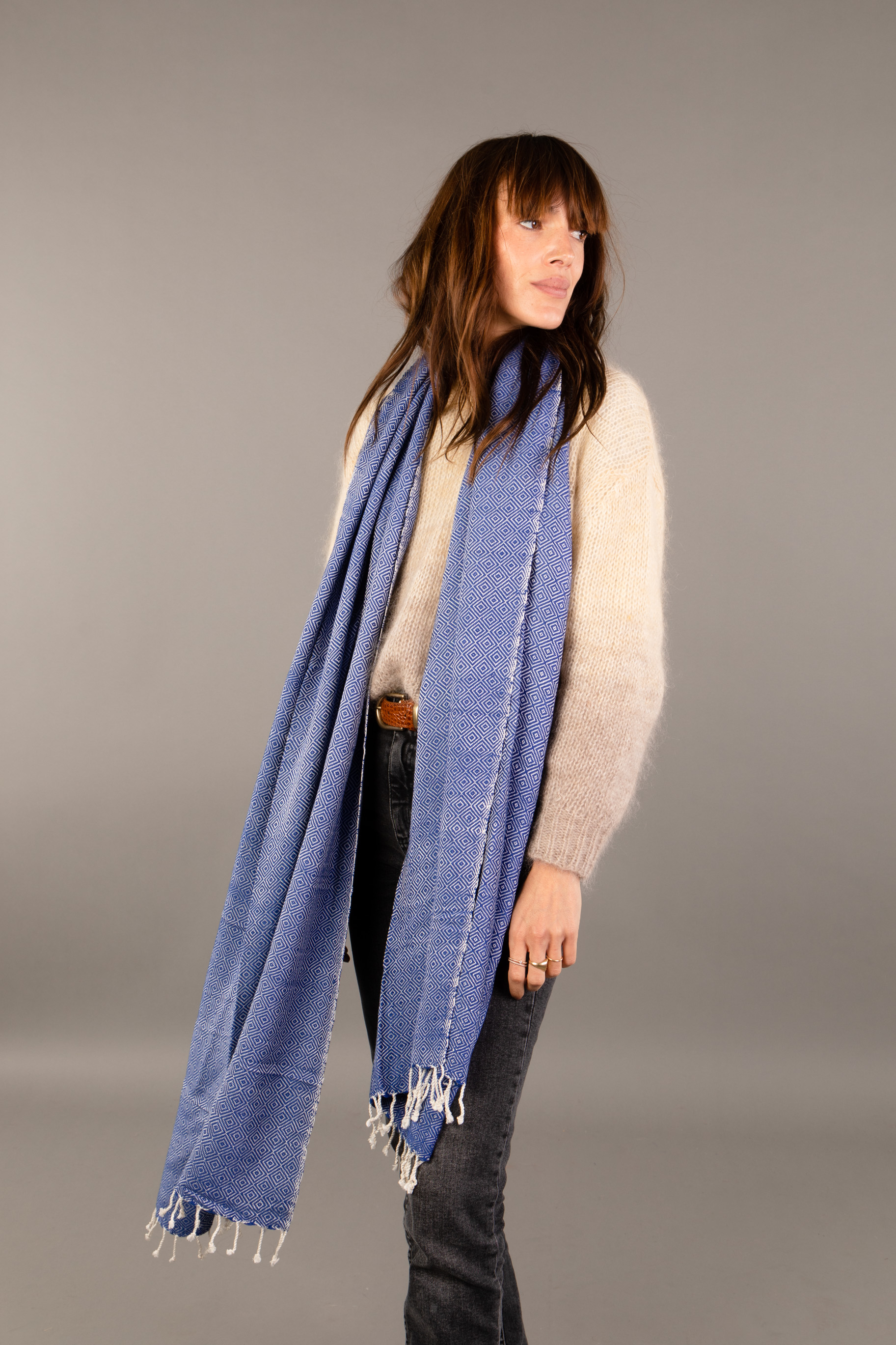 Le Grand Krama Chaud Epais Bleu Roi 4