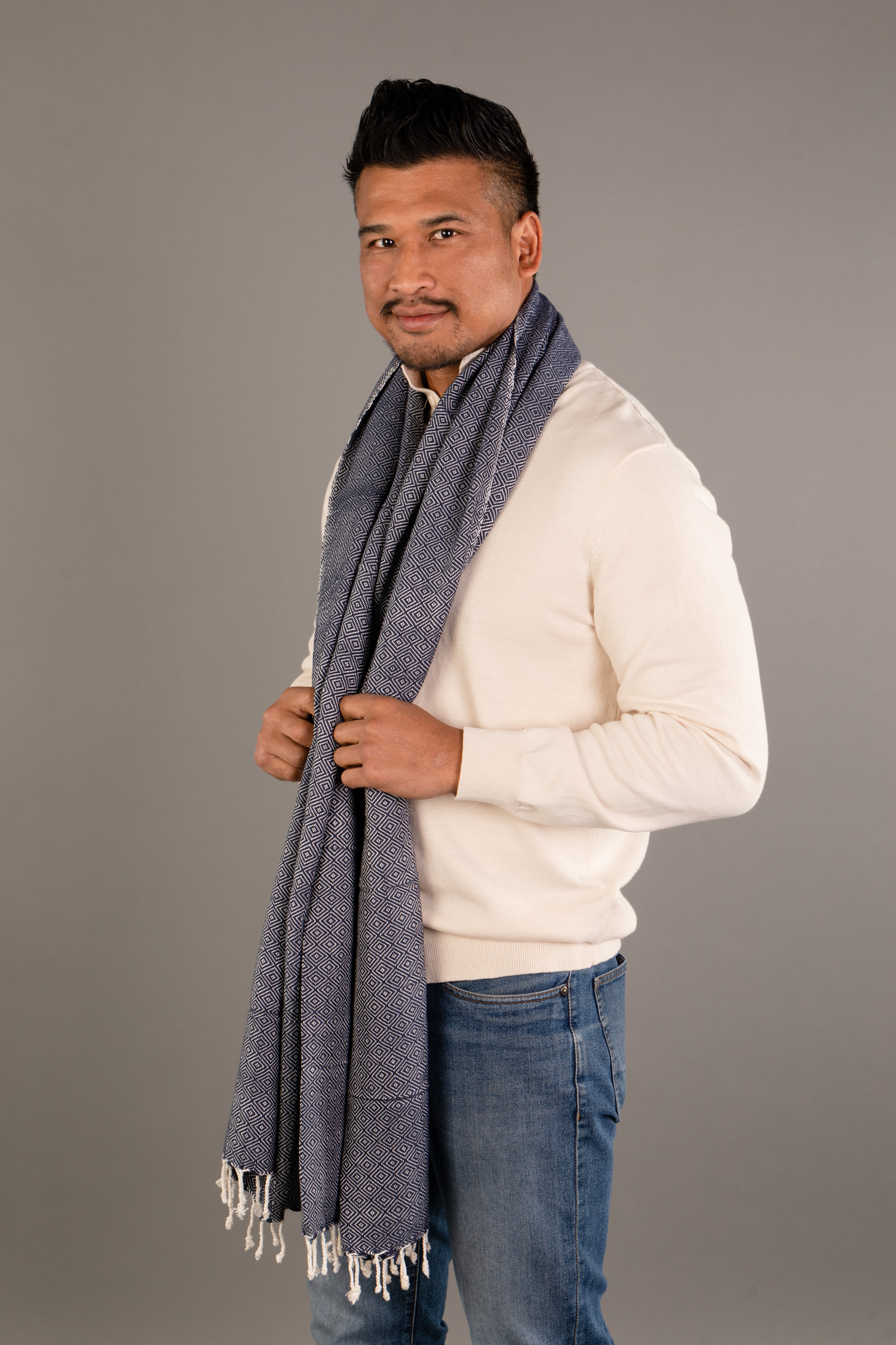 Le Grand Krama Chaud Epais Bleu Marine 3