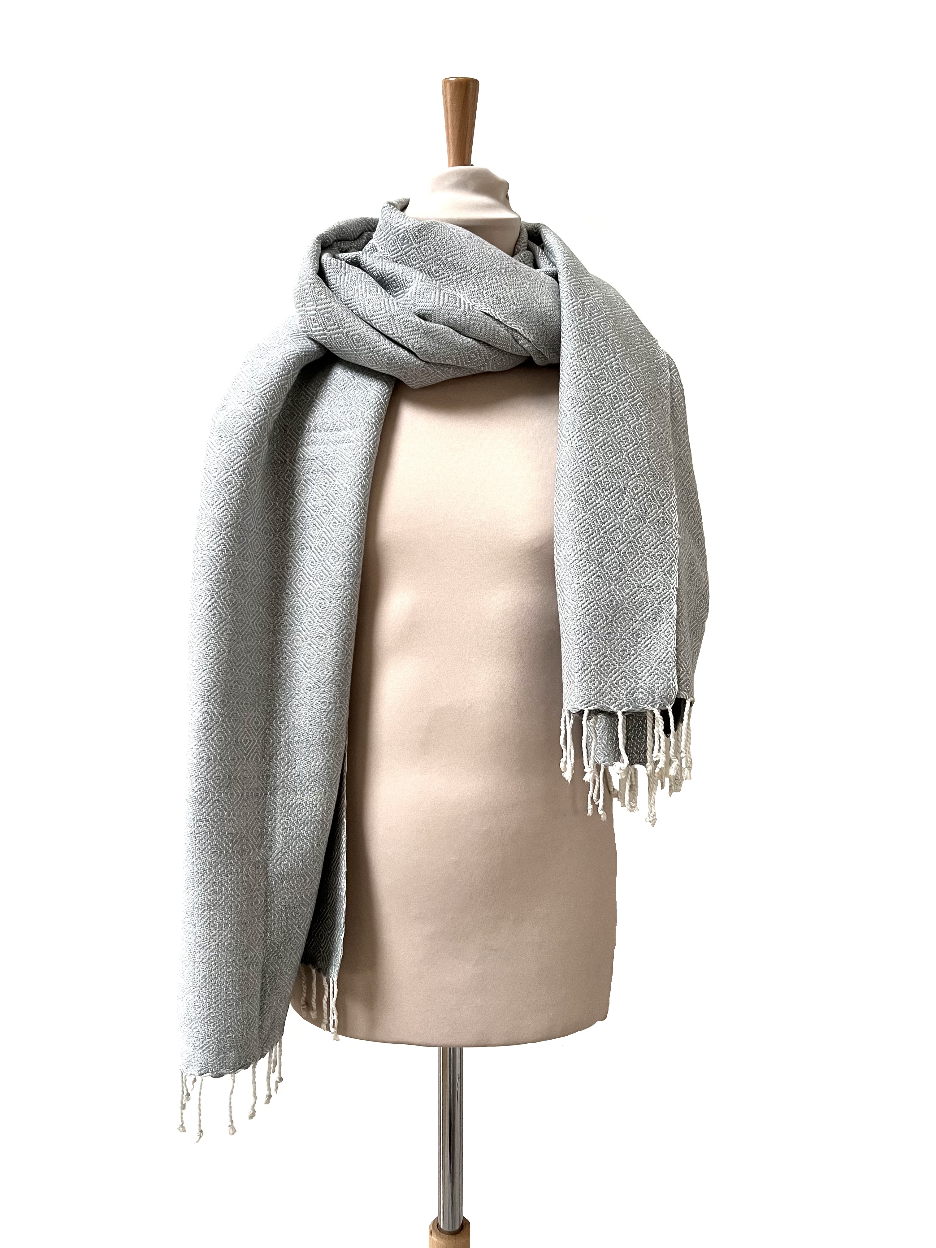 Le Grand Krama Chaud Epais Gris Perle 5