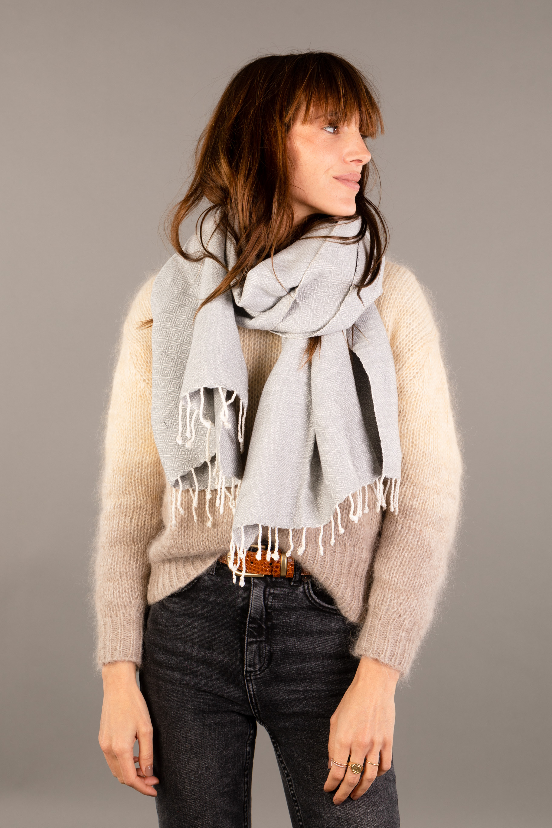 Le Grand Krama Chaud Epais Gris Perle 3