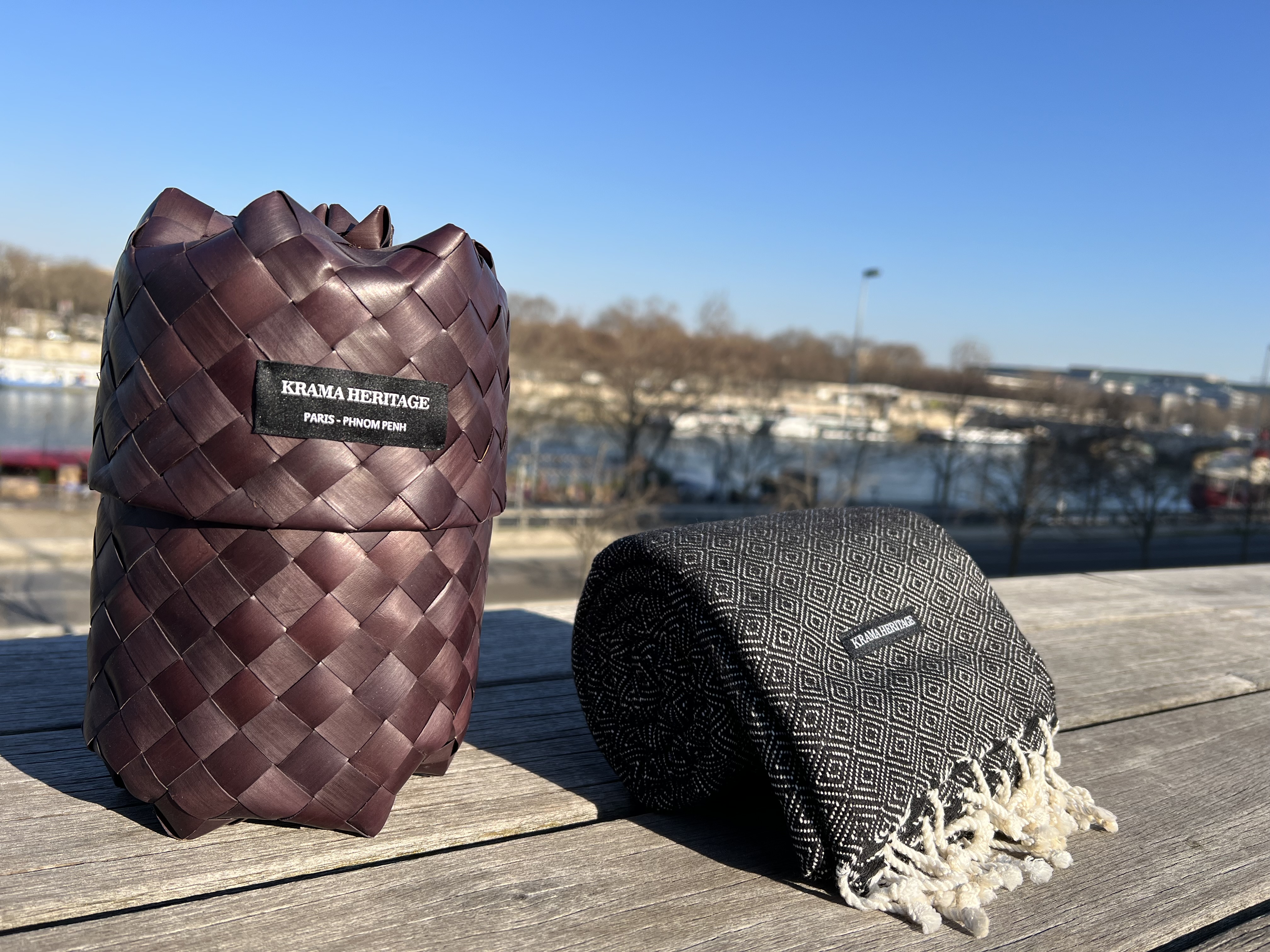 Le Grand Krama Chaud Epais Noir Ebène 6