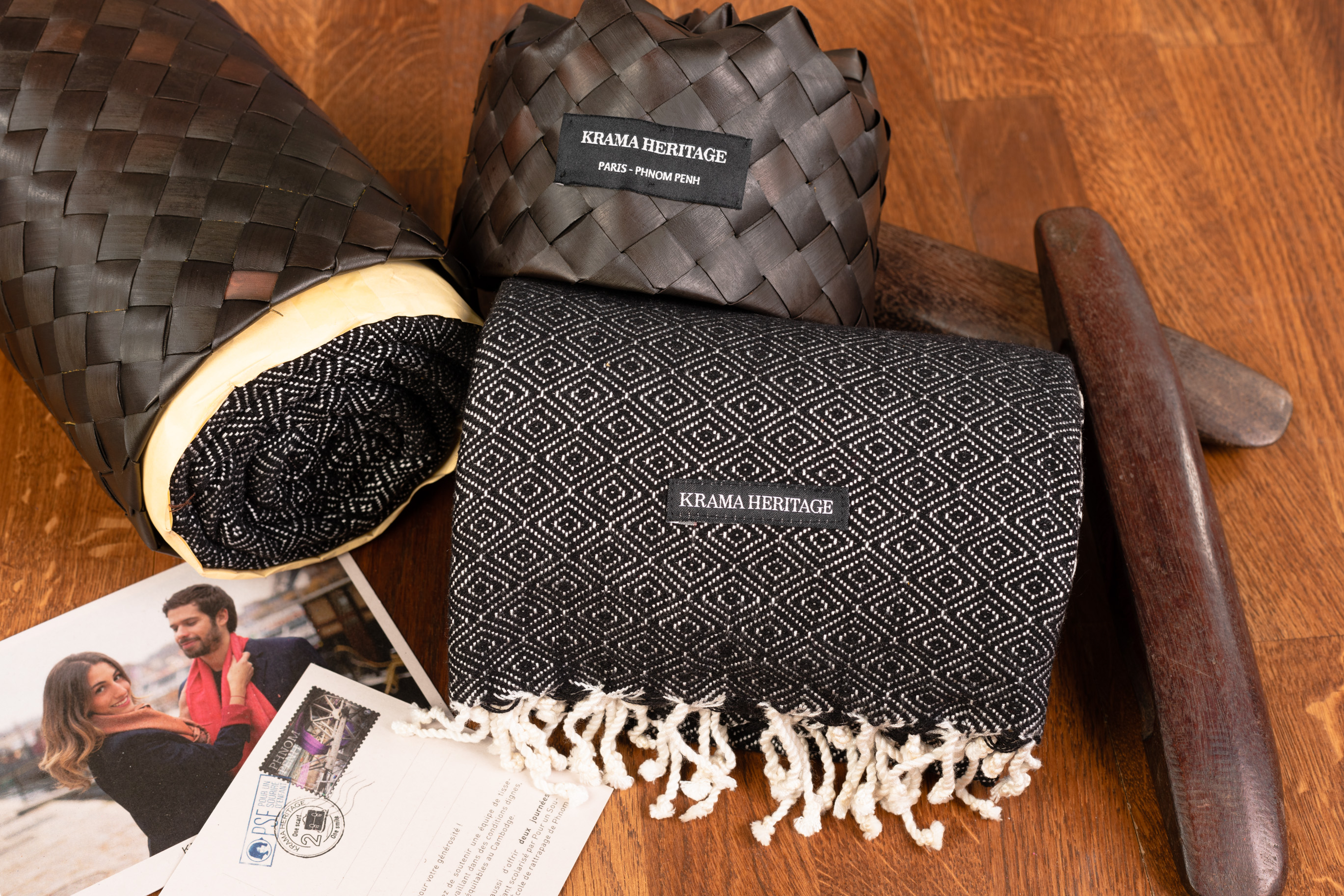 Le Grand Krama Chaud Epais Noir Ebène 2