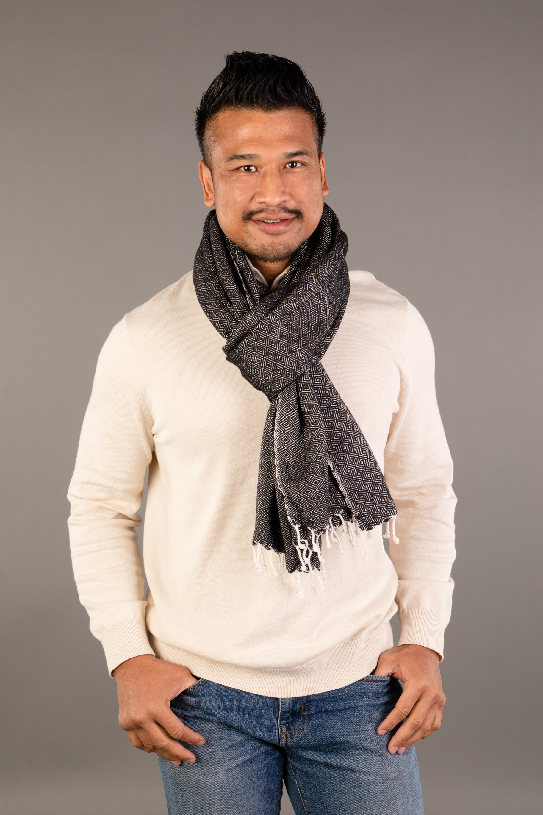 Le Grand Krama Chaud Epais Noir Ebène 3