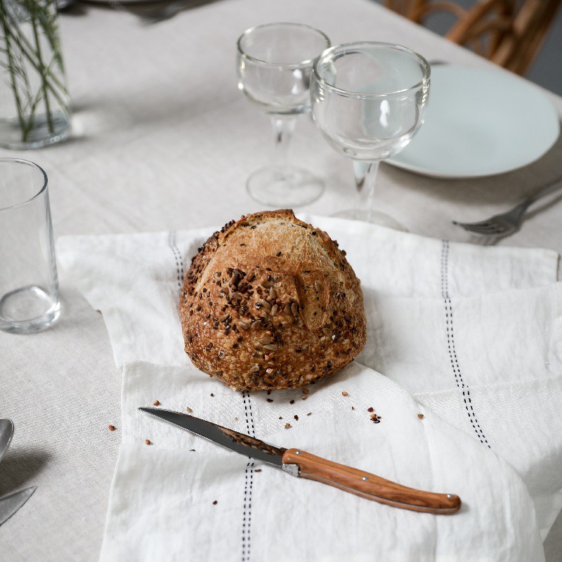 Couteau de table manche en bois, fabriqué en France