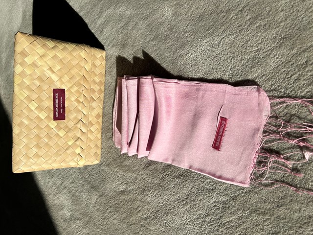 Le Krama Soyeux Rose Clair 6